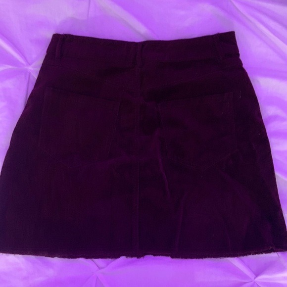 Forever 21 maroon casual skirt - only worn twice - Picture 2 of 4